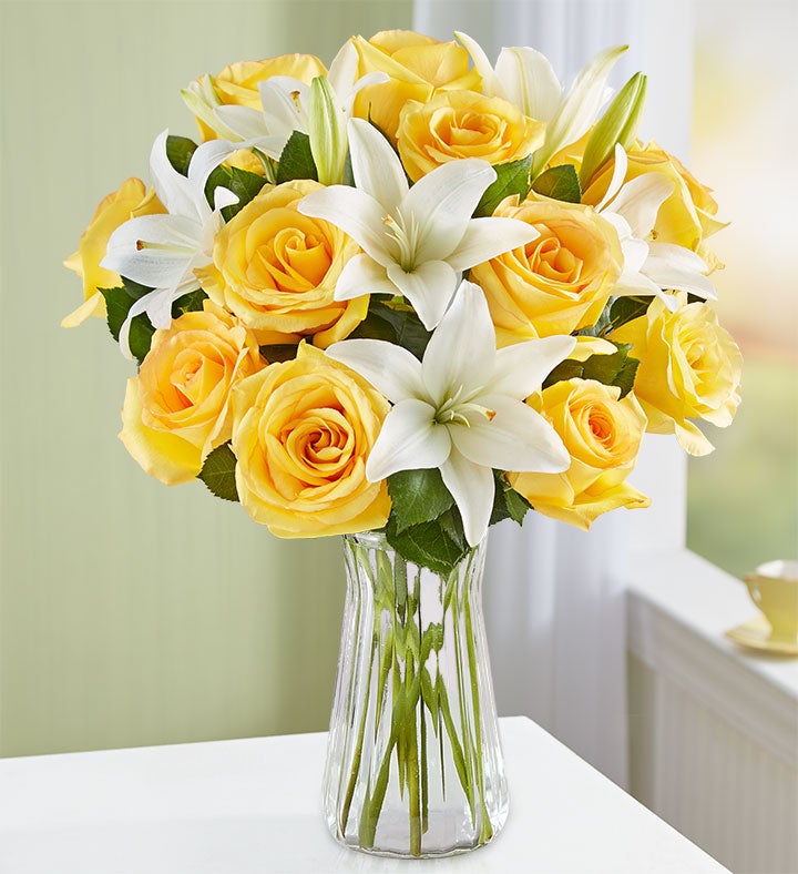 Rosas Amarillas y Lirios Blancos